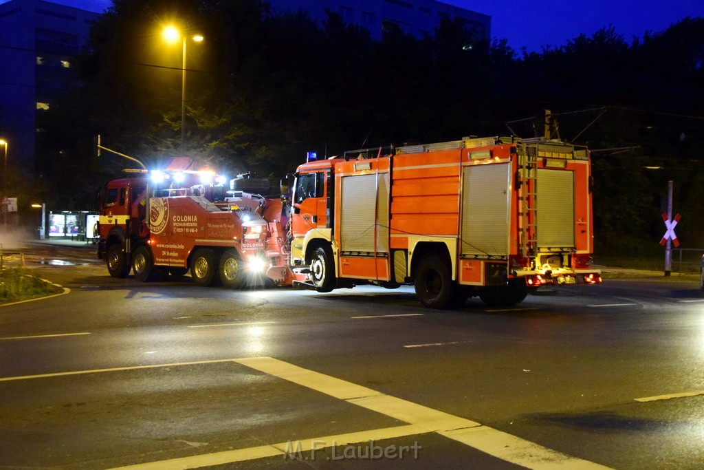 TLF 4 umgestuerzt Koeln Bocklemuend Ollenhauer Ring Militaerringstr P233.JPG - Miklos Laubert